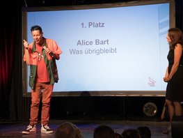 SpaceNet Award Jury Mitglied Snoppy spricht über die Kurzgeschichte von Alice Bart